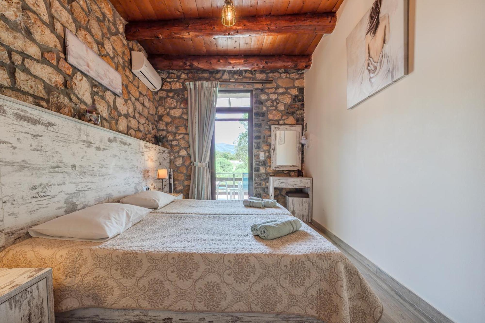 Souda Bay Cottage Плакіас Екстер'єр фото